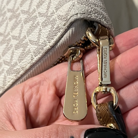 Michael Kors wallet - Picture 4 of 7